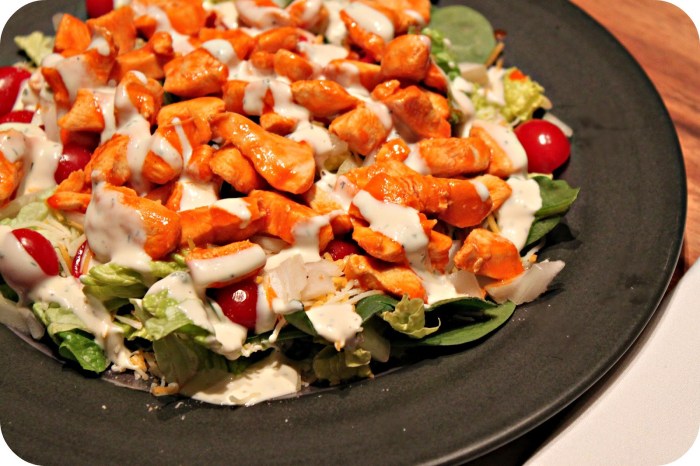 Chili's buffalo chicken salad recipe